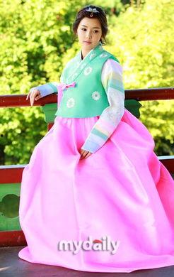 穿韩服的明星,明星风采演绎传统韩服魅力