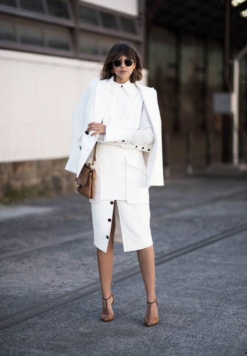 白色西服搭配图片女